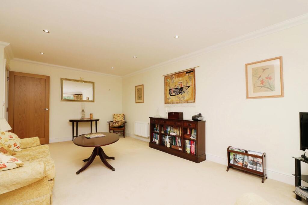 Additional image 14 of Wendover Lodge, Welwyn, Herts, AL6