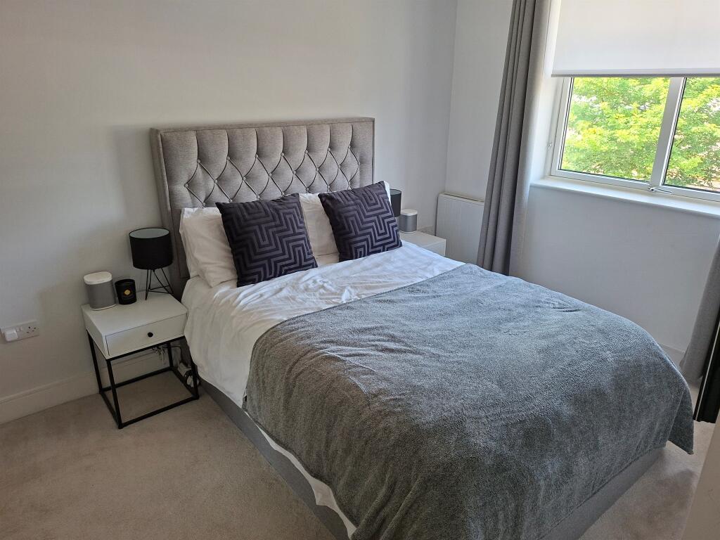 Additional image 6 of Great North Road, Hatfield