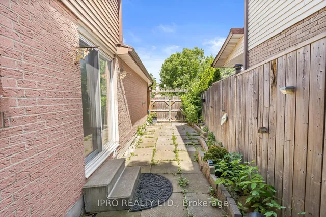 Additional image 18 of 5 Greenleaf Cres