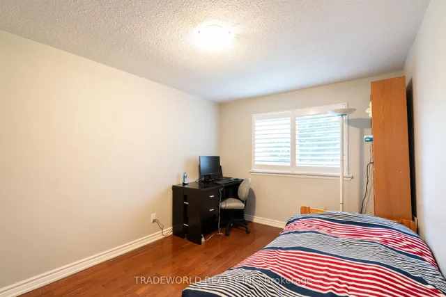 Additional image 31 of 18 Carl Cres