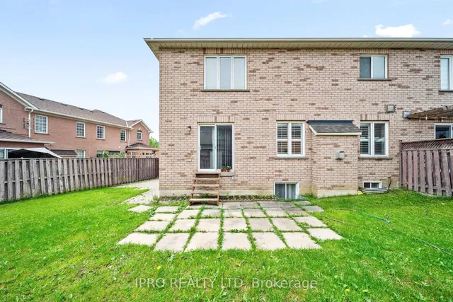 Additional image 42 of 14 Saddleback Sq