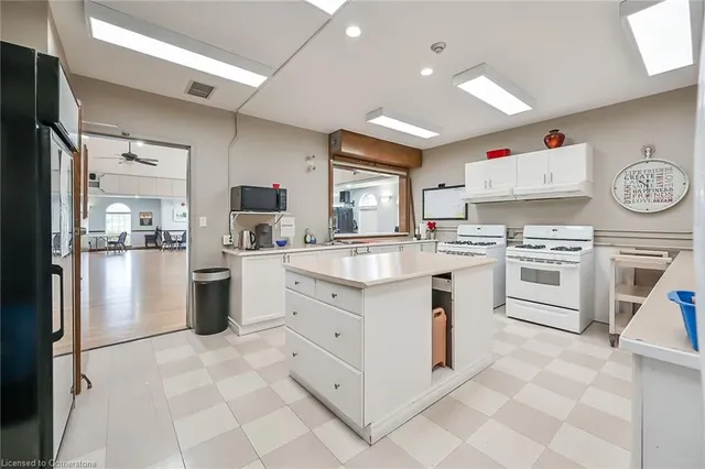 Additional image 32 of 43 Twentyplace Blvd