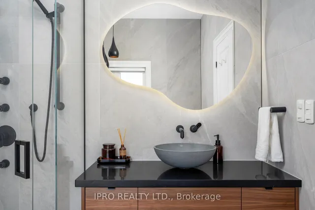 Additional image 24 of 86 Roosevelt Rd