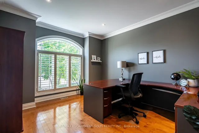 Additional image 4 of 44 Parkmanor Dr