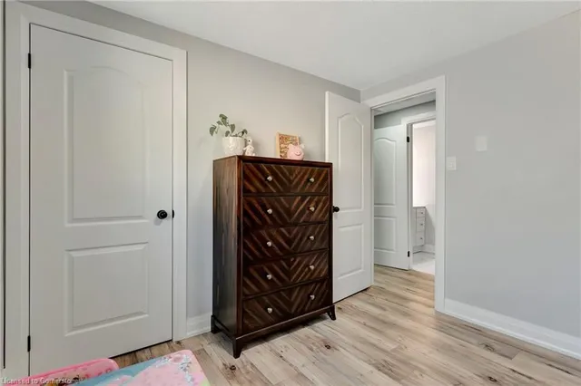 Additional image 32 of 101 Devonglen Dr