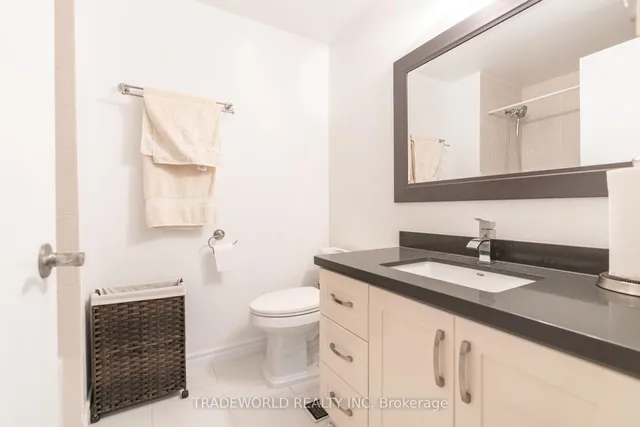Additional image 34 of 18 Carl Cres