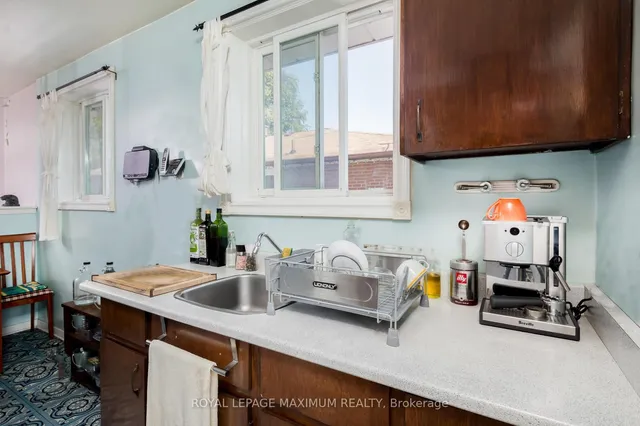 Additional image 11 of 52 Seacliff Blvd