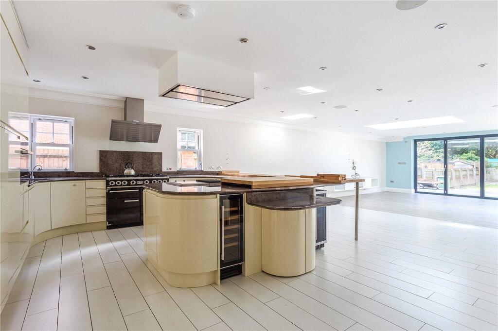 Additional image 4 of Roundwood Park, Harpenden, Hertfordshire, AL5