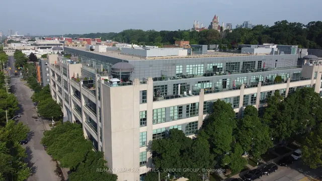 Additional image 4 of 380 Macpherson Ave Unit 209