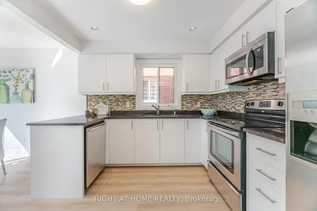 Additional image 9 of 325 Harrowsmith Dr