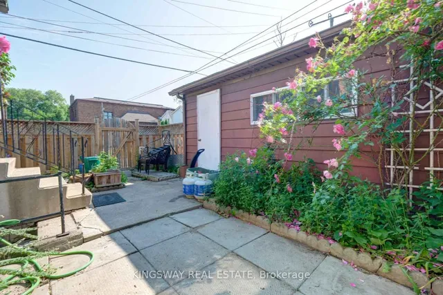 Additional image 28 of 136 Connaught Ave