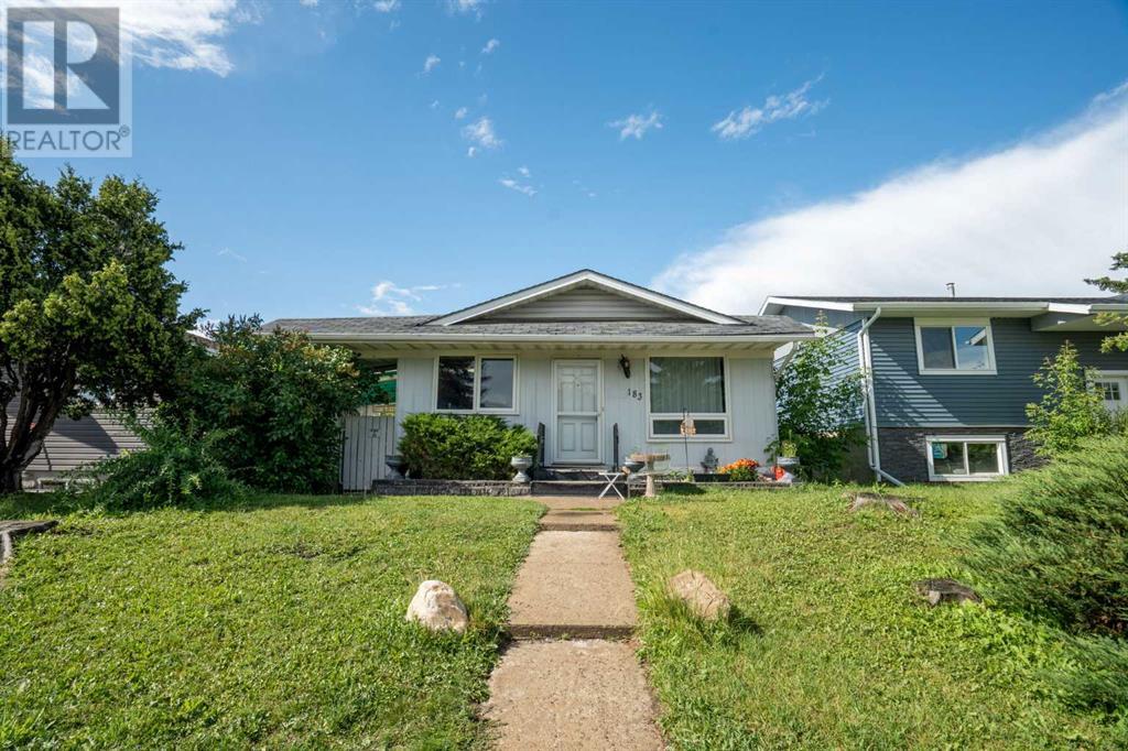 183 Dovely Crescent SE|Calgary, Alberta T2B2K9