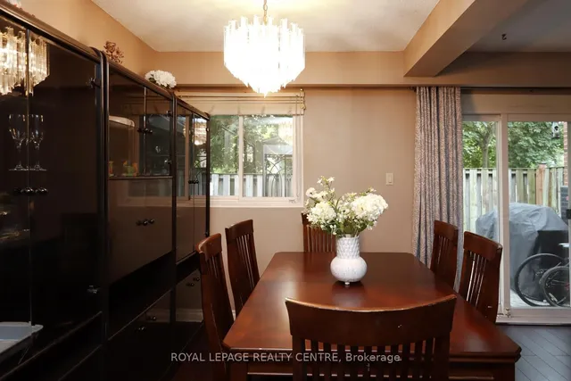 房产图片 9 - 444 Silverstone Dr 单元 11