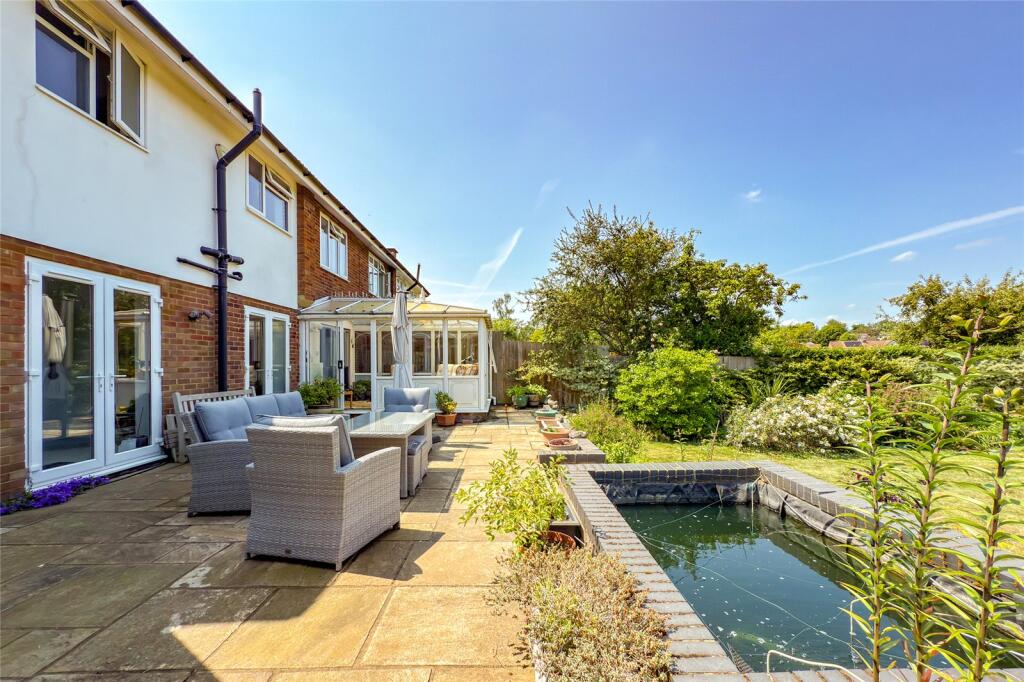 Additional image 21 of Evans Grove, St. Albans, Hertfordshire, AL4