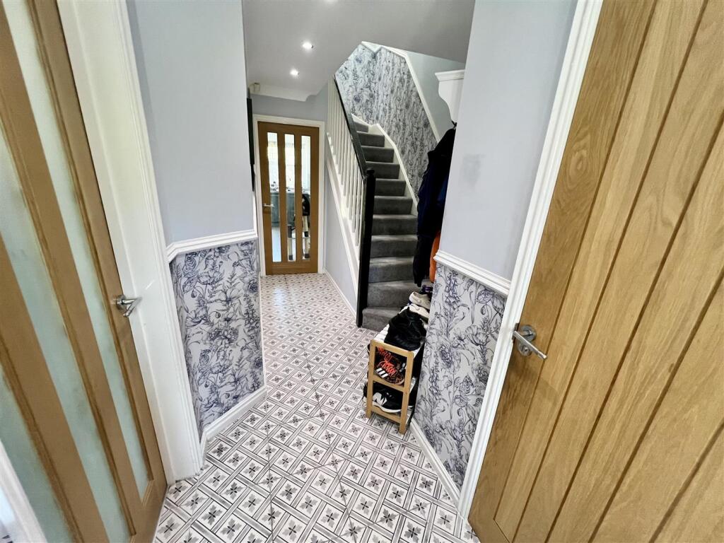 Additional image 3 of The Holdens, Hall Green, Birmingham