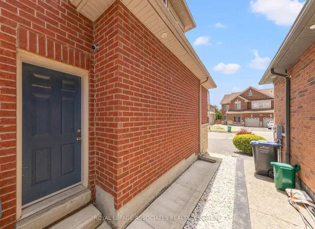 Additional image 38 of 13 Laurentide Cres