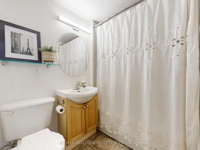 Additional image 10 of 46 Western Battery Rd Unit 826