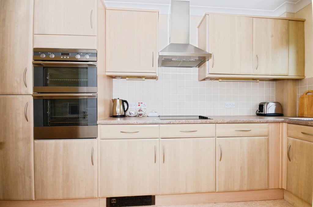 Additional image 11 of Batchwood View, St. Albans