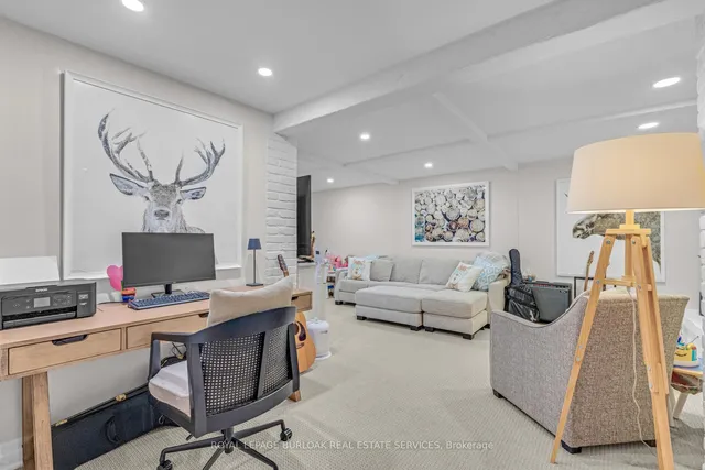 Additional image 27 of 1576 Kerns Rd Unit 6