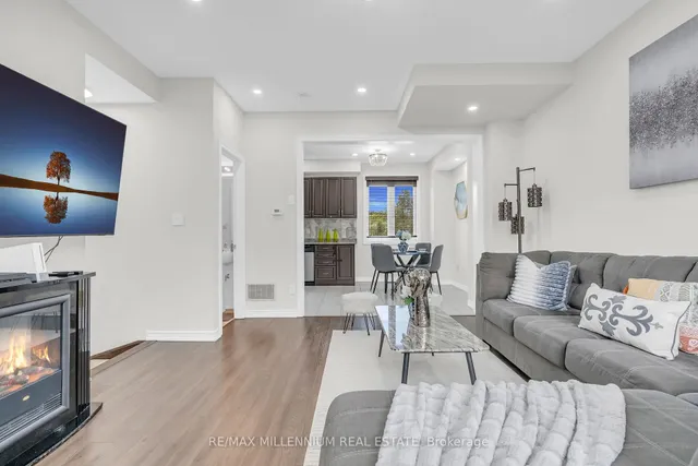 Additional image 16 of 14 Kayak Hts