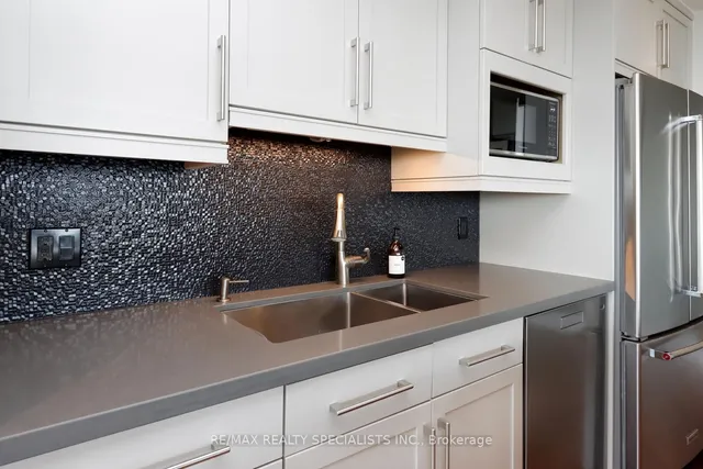 Additional image 11 of 1300 Bloor St Unit 1911