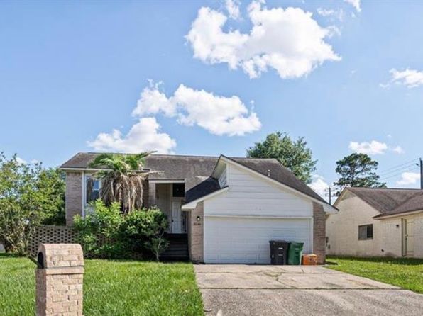 10146 Valley Club Dr, Houston, TX 77078