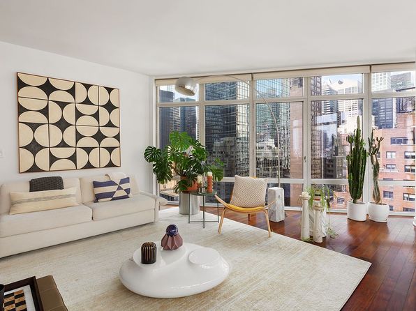 207 E 57th St, New York, NY 