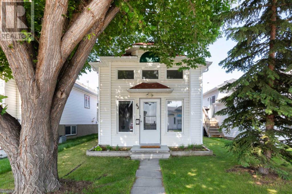 62 Hunterhorn Crescent NE|Calgary, Alberta T2K6J3