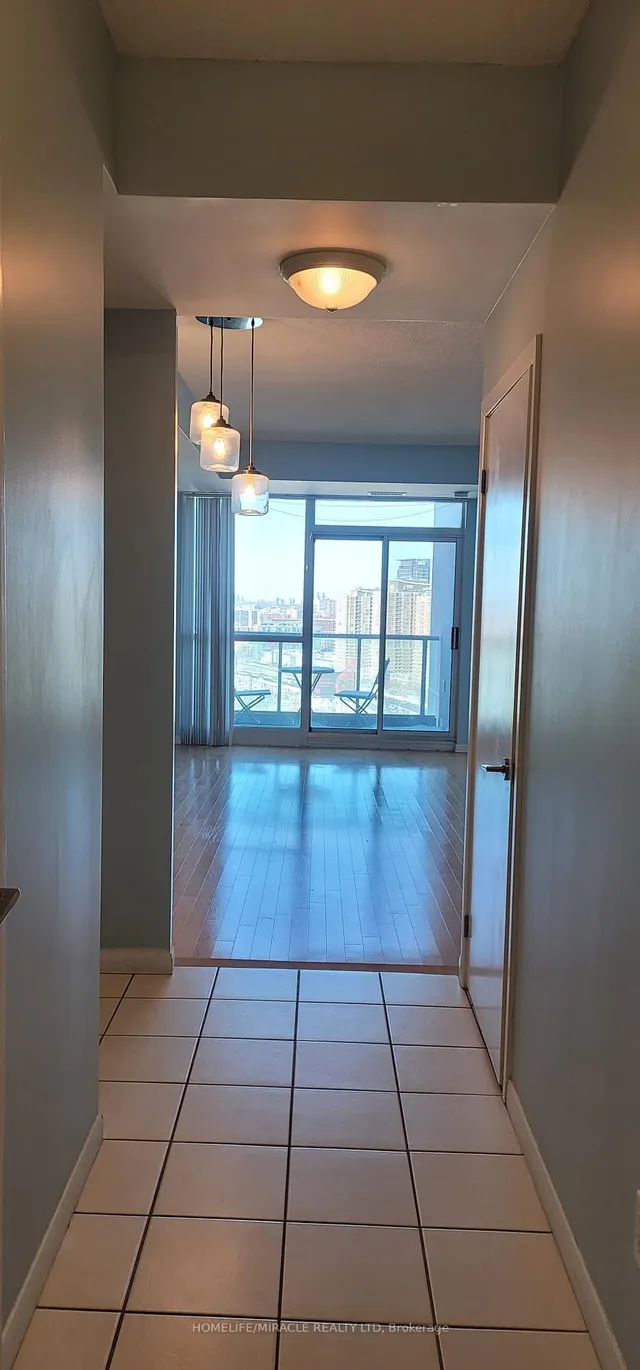 Additional image 16 of 219 Fort York Blvd Unit 2412