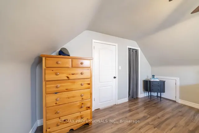 Additional image 14 of 82 Colonial Ave