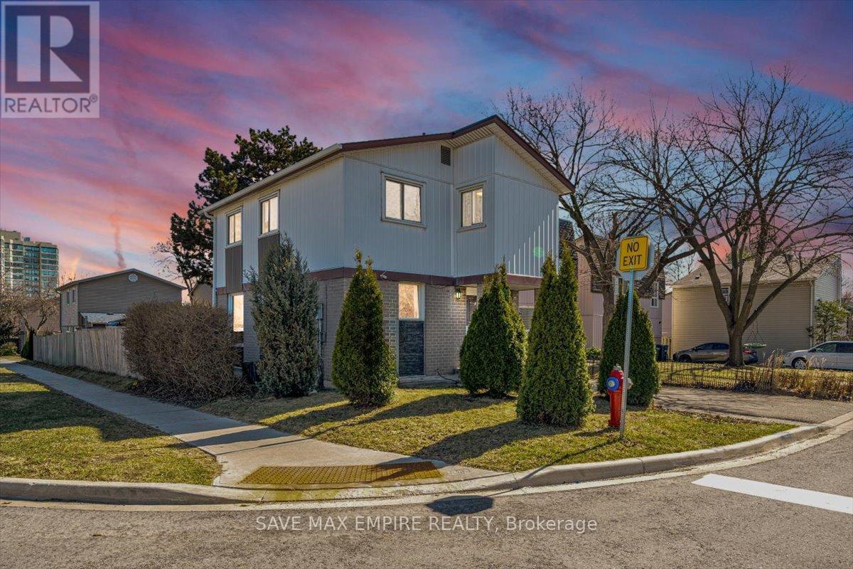 Property image for 18 HASTING SQUARE|Brampton (Central Park), Ontario L6S2N8