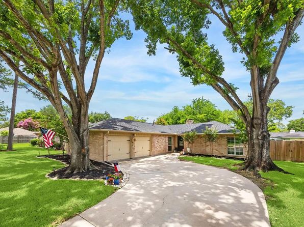 12502 Nova Dr, Houston, TX 77077