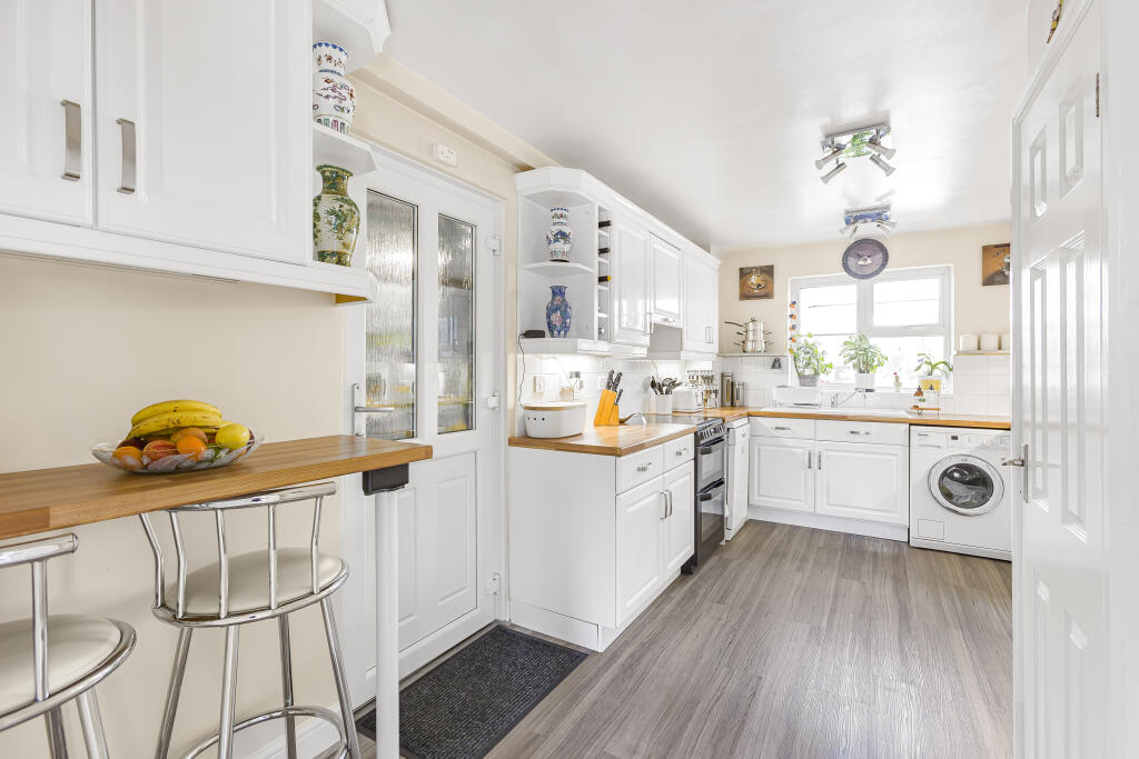 Additional image 3 of Howlands, Welwyn Garden City, Hertfordshire, AL7