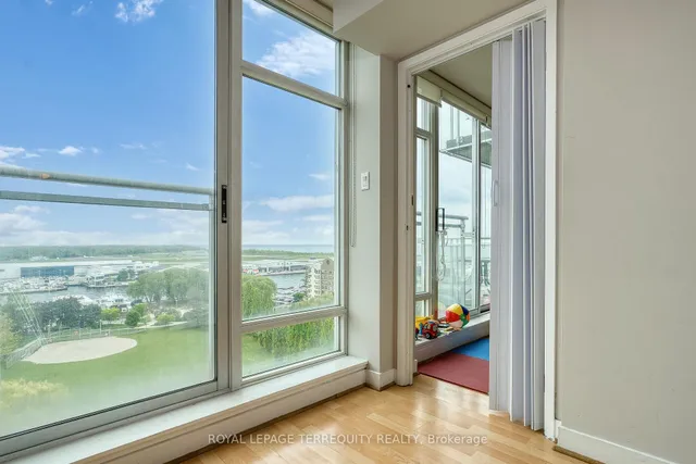 Additional image 21 of 650 Queens Quay Unit 1709