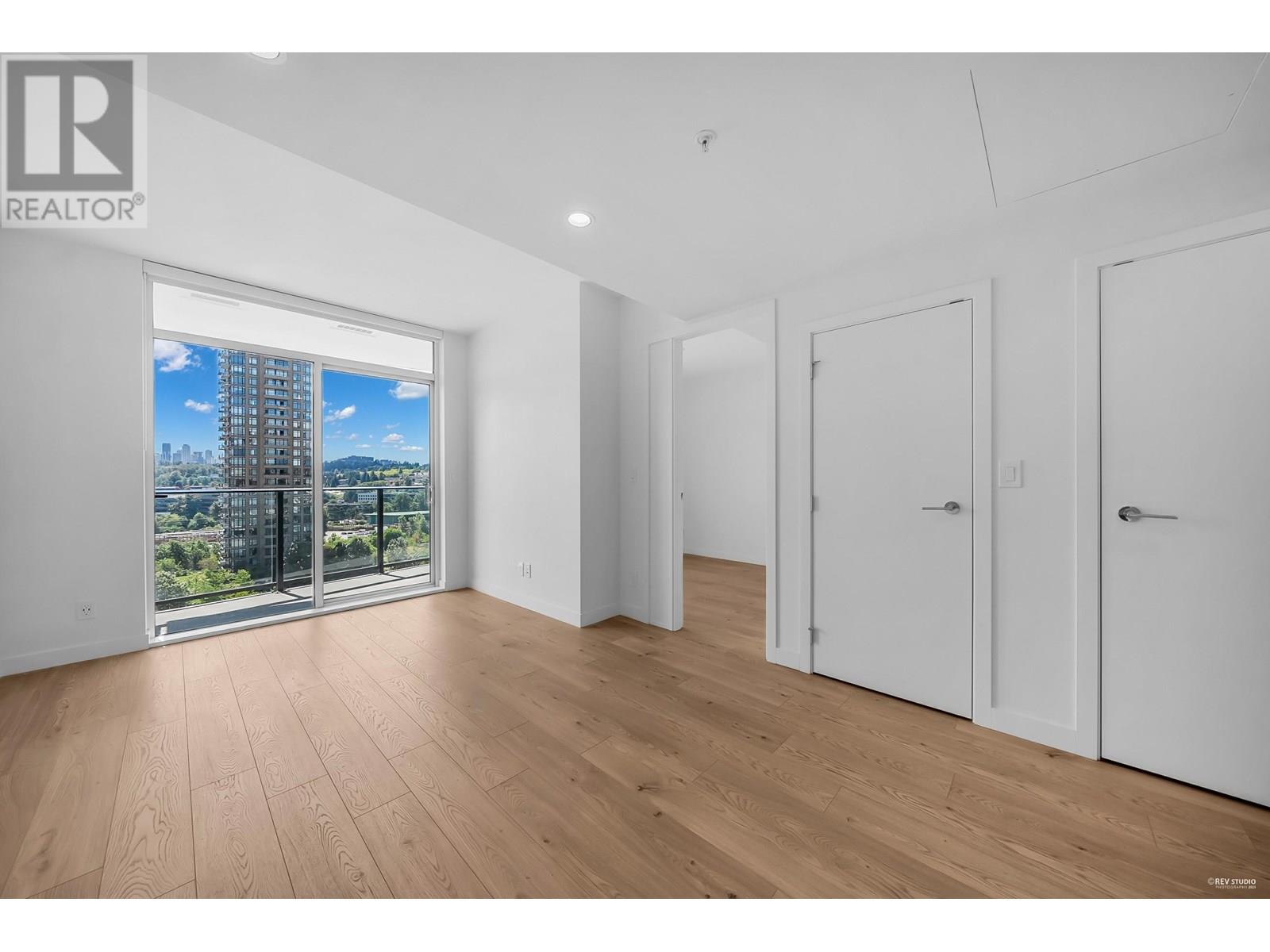 1001 2181 MADISON AVENUE|Burnaby, British Columbia V5C0N4