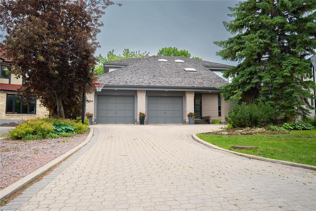 94 RAVINE Drive|Winnipeg, Manitoba R2N5N9