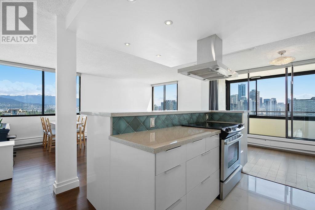 1901 1816 HARO STREET|Vancouver, British Columbia V6G2Y7