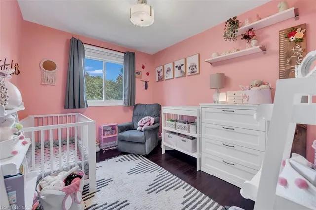 Additional image 24 of 1550 Newlands Cres Unit 11