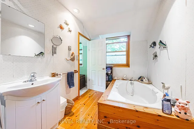 Additional image 26 of 2156 Lower Base Line