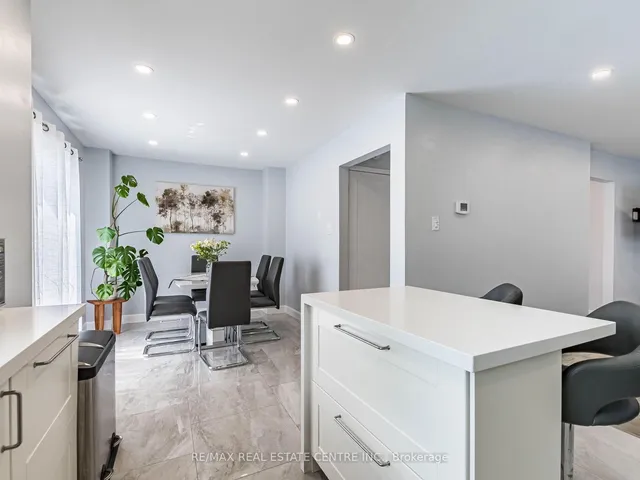 Additional image 20 of 52 Mozart Cres