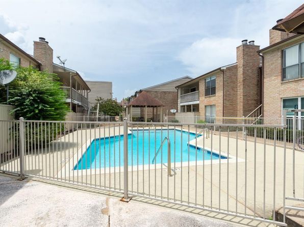 2110 Wilcrest Dr, Houston, TX 