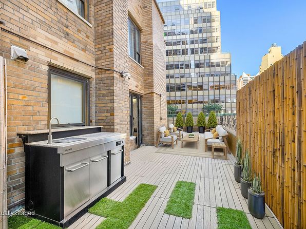 210 E 47th St, New York, NY 