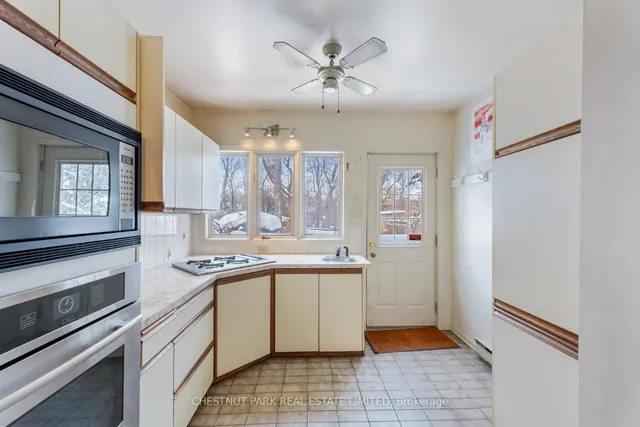 Additional image 19 of 12 Glenview Ave