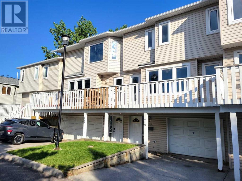 215 Killarney Glen Court SW|Calgary, Alberta T3E7H4