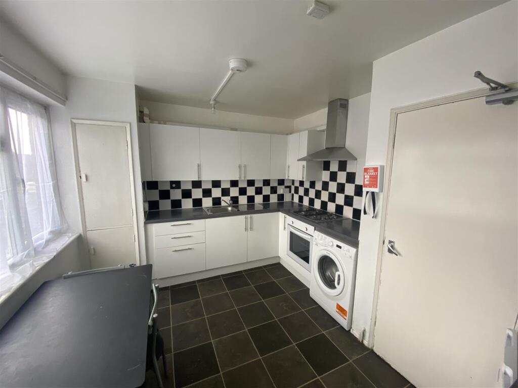 Additional image 4 of Aldykes, Hatfield