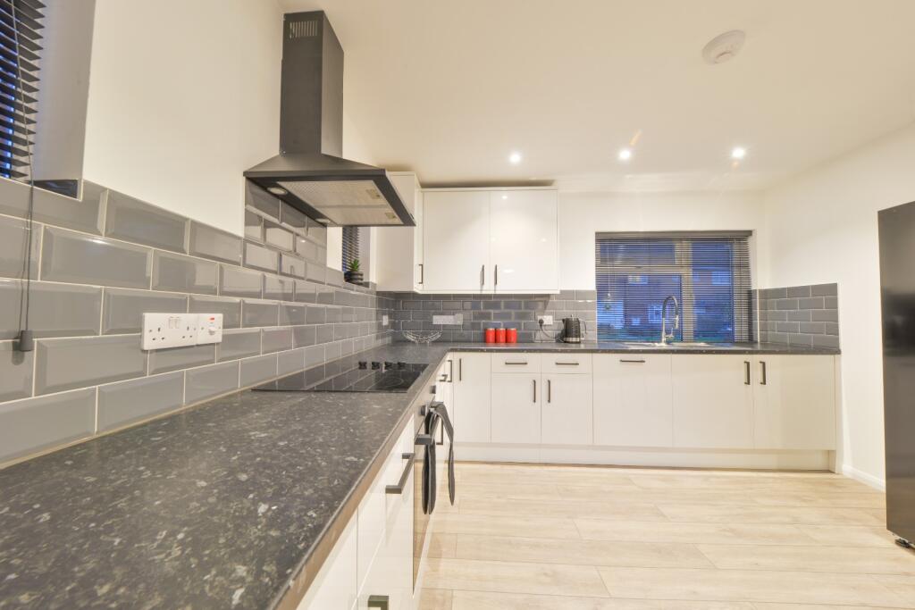 Additional image 10 of Room 1, Pond Croft, Hatfield