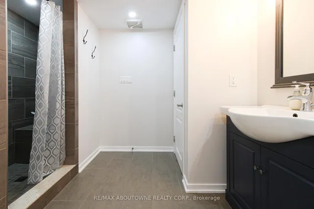 Additional image 28 of 626 Cape Ave