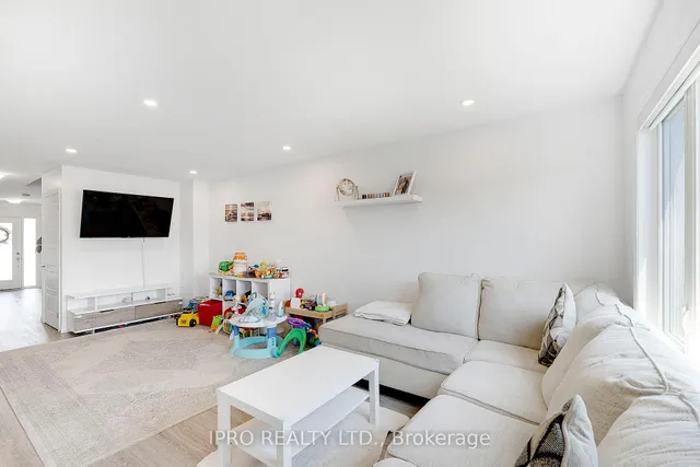 Additional image 13 of 78 Pony Way