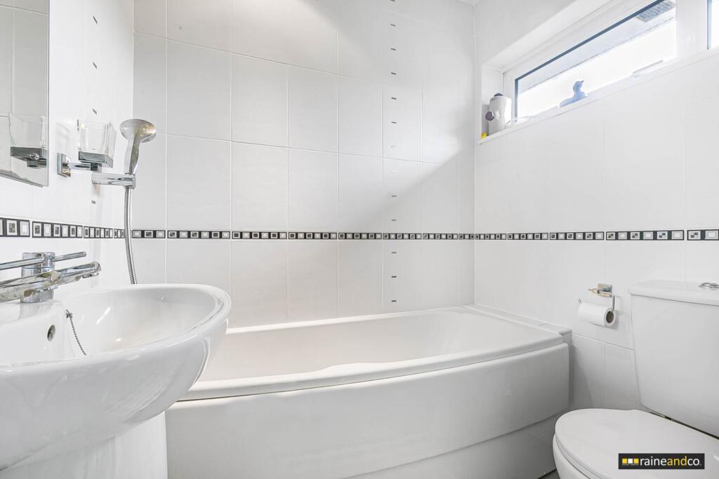 Additional image 11 of Chantry Lane, Hatfield