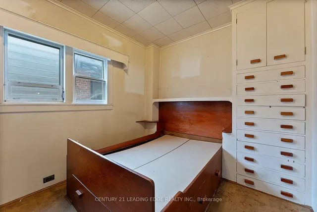 Additional image 7 of 102 Kalmar Ave